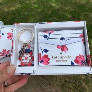 Auth. Kate spade floral leather card case & keychn